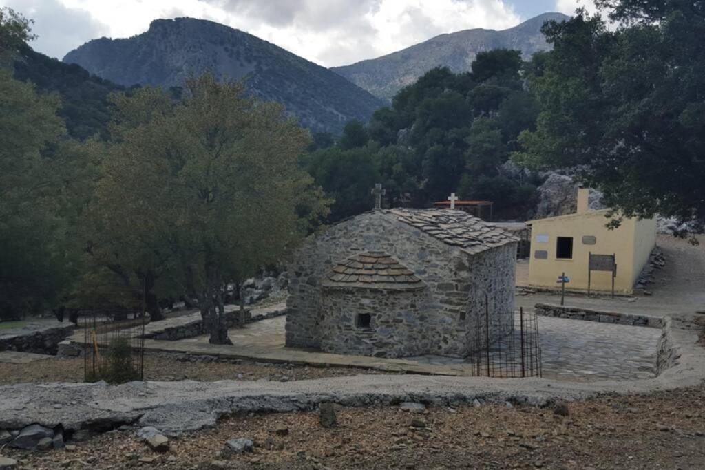 Villa Strata Kardhamiana Bagian luar foto