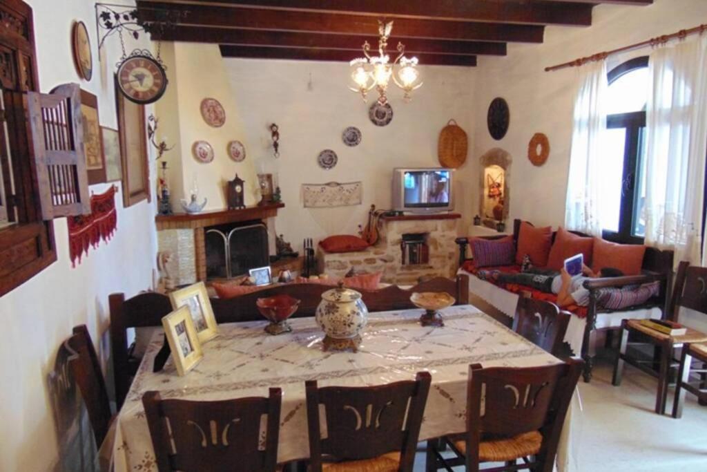 Villa Strata Kardhamiana Bagian luar foto