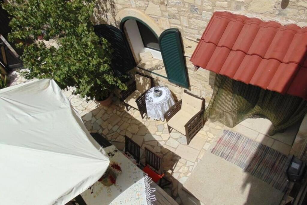 Villa Strata Kardhamiana Bagian luar foto
