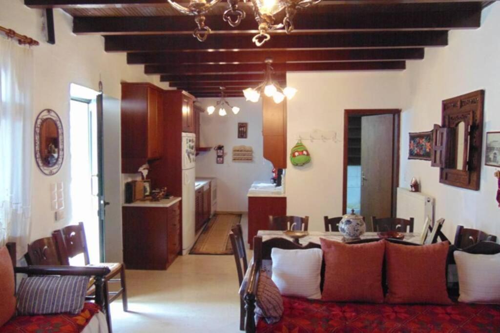 Villa Strata Kardhamiana Bagian luar foto