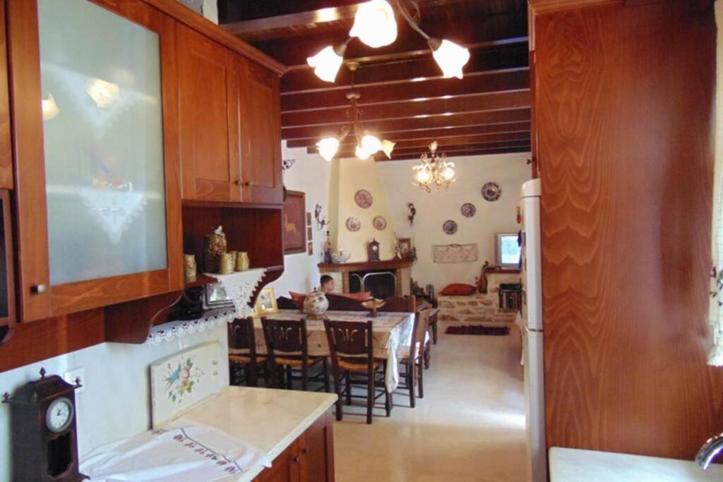 Villa Strata Kardhamiana Bagian luar foto