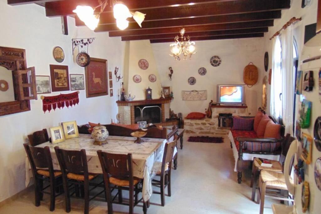 Villa Strata Kardhamiana Bagian luar foto